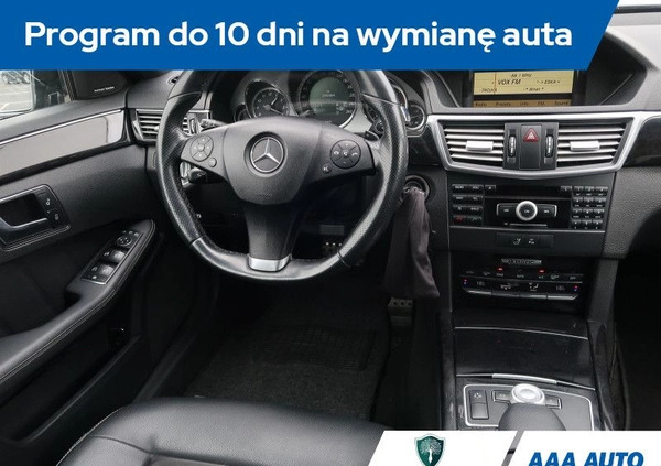 Mercedes-Benz Klasa E cena 50000 przebieg: 245079, rok produkcji 2010 z Radomsko małe 379